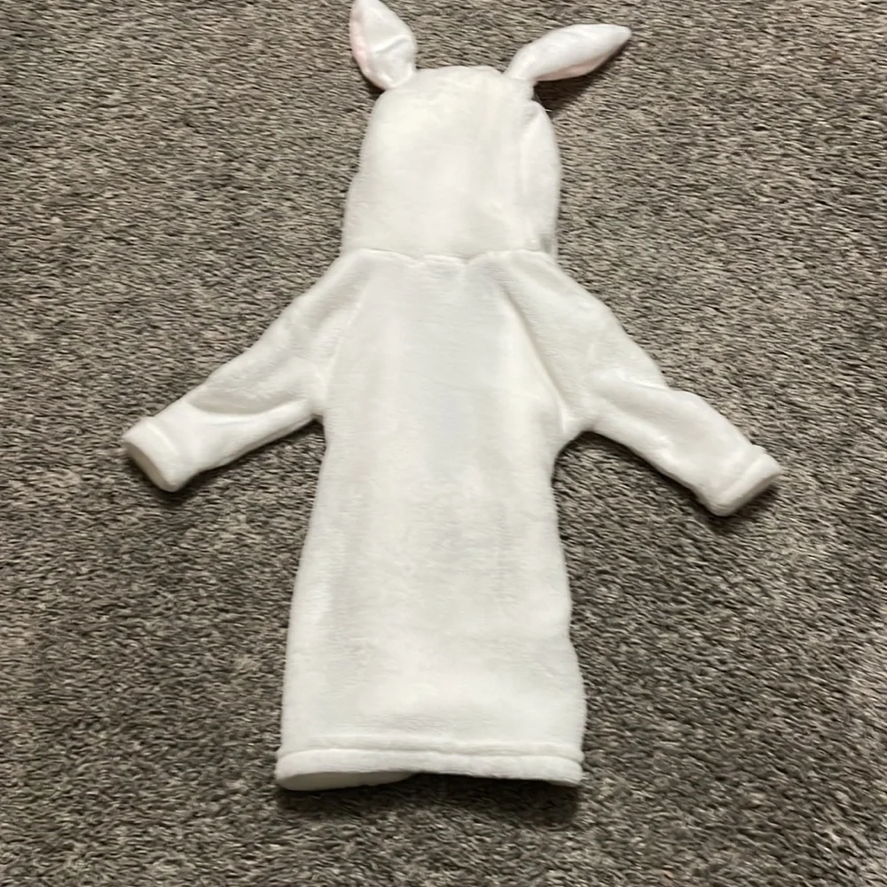 Modern baby bunny robe 0 to 9 month bunny robe w/ears Like‎ new condition